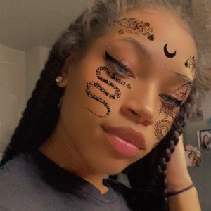 Meet your Posher, Janyaa